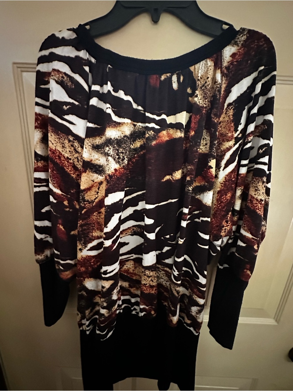 Karen Kane Black & Gray Striped Pullover Top
